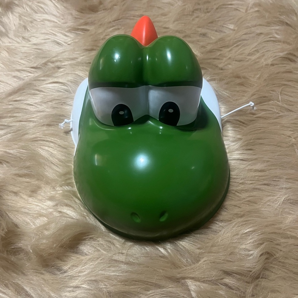 Nintendo Super Mario Bros Mask Yoshi - Like New!!! - Picture 2 of 9